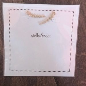 Stella & Dot gold earrings